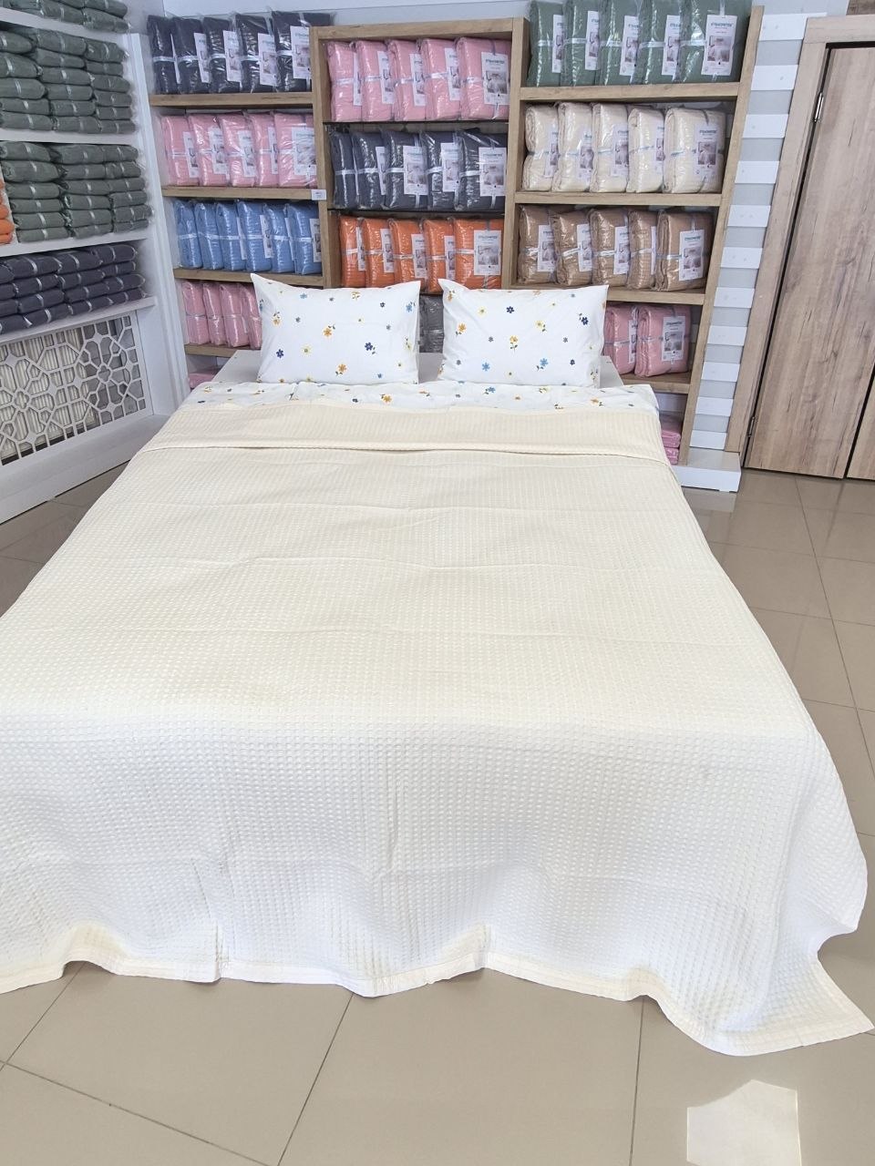 ETEHOMETEX ÇİFT KİŞİLİK %100 PAMUK HAVUZLU PİKE TAKIMI KREM 8696474232101
