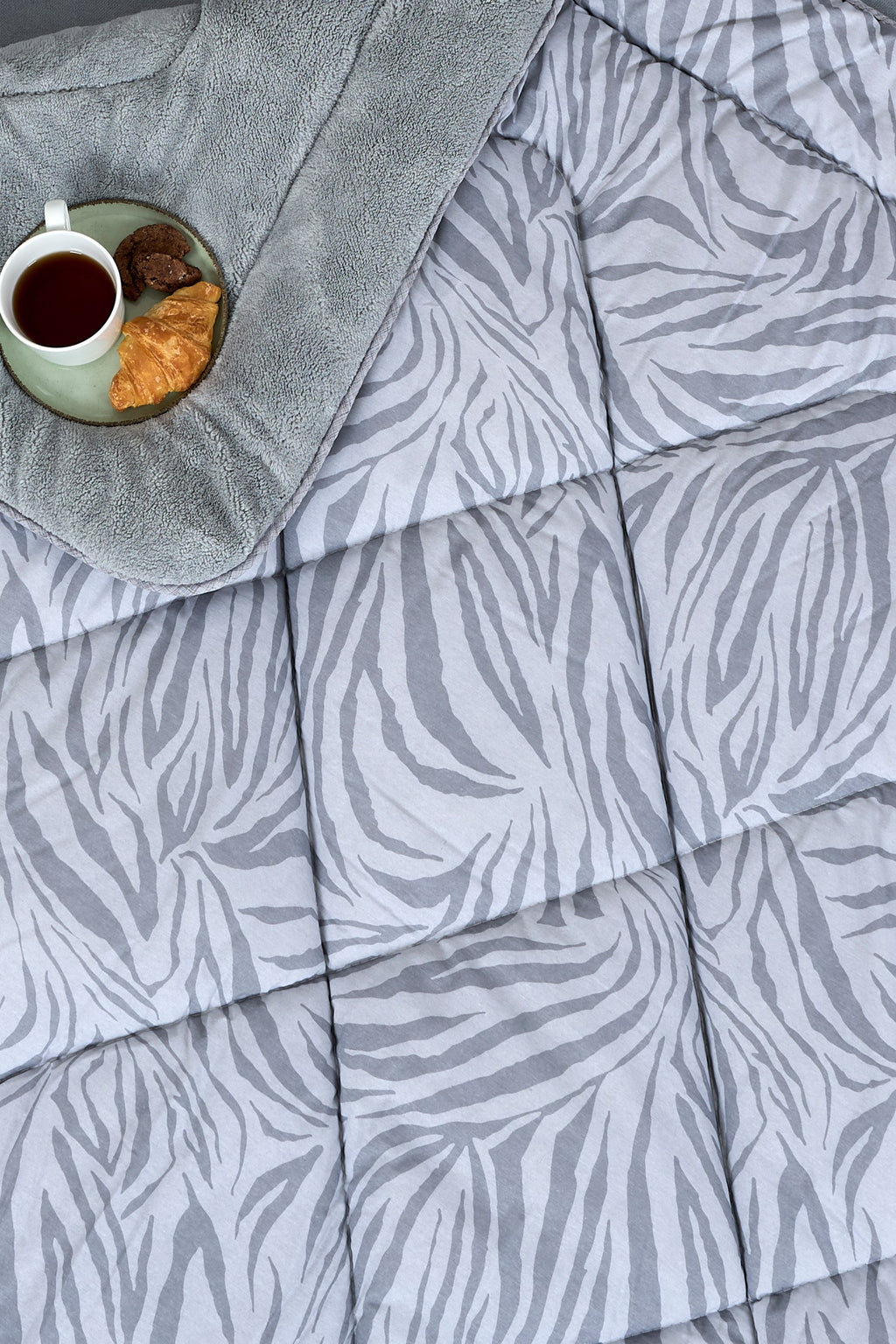 ETE HOMETEX ÇİFT KİŞİLİK LÜX WELSOFT YORGAN SETİ 195X215CM ZEBRA GRİ 8696474231950